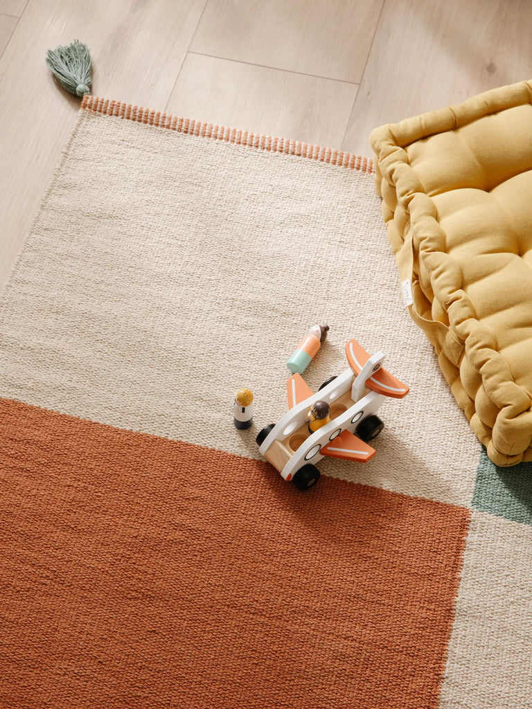 Tapis moderne motif géométrique enfant terracotta et vert en coton 160x230 cm