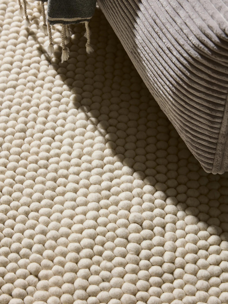 Tapis moderne uni carré crème en laine 200x200 cm