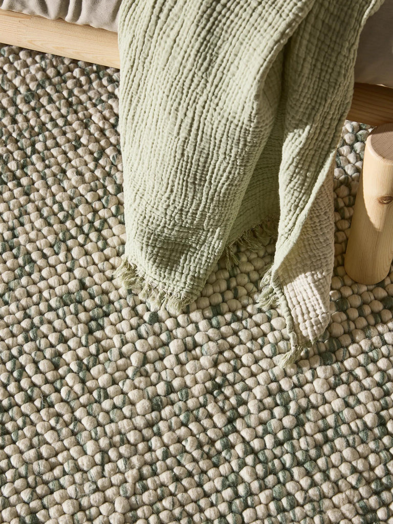 Tapis moderne chiné enfant vert et beige en laine 160x230 cm