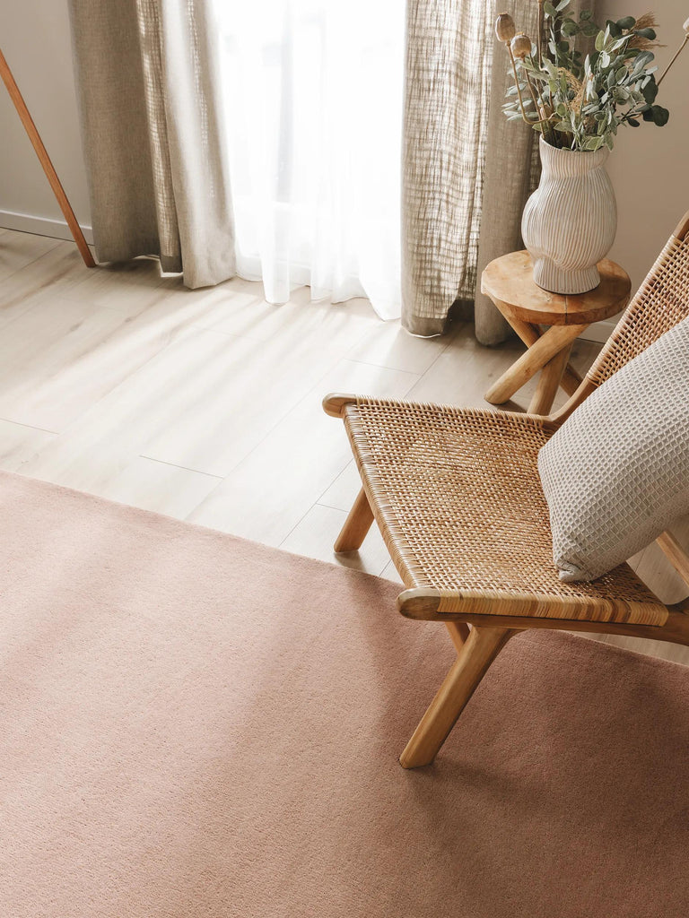 Tapis moderne uni rose en laine 200x300 cm