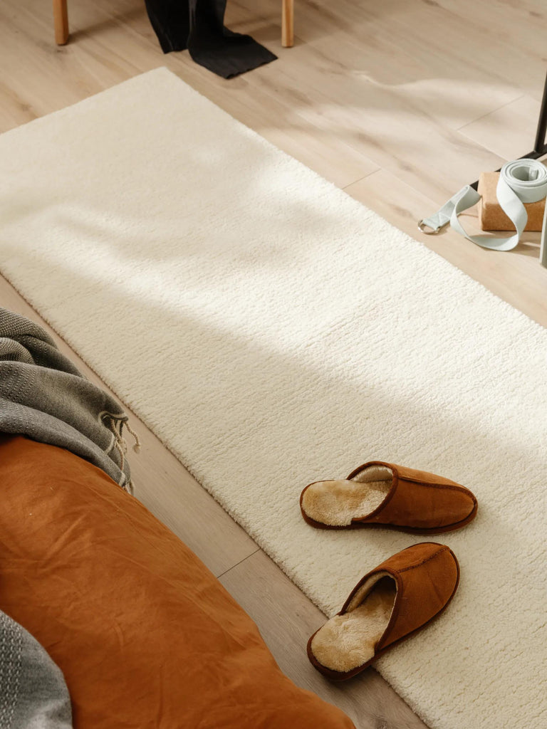 Tapis berbère uni descente de lit crème en laine 80x250 cm