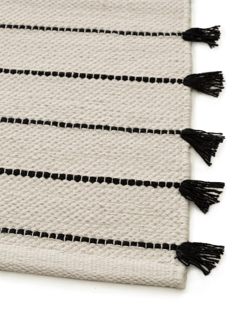 Tapis berbère motif ethnique de couloir enfant beige et noir en coton 70x200 cm