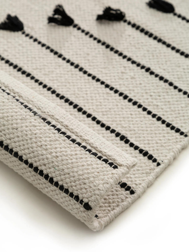 Tapis berbère motif ethnique enfant beige et noir en coton 160x230 cm