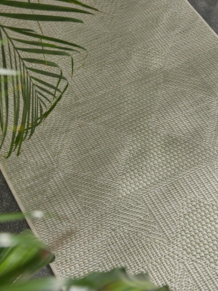 Tapis géométrique inspiration ethnique de couloir gris et vert d'intérieur et d'extérieur 80x250 cm