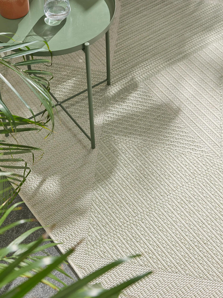 Tapis géométrique inspiration ethnique gris et vert d'intérieur et d'extérieur 120x170 cm