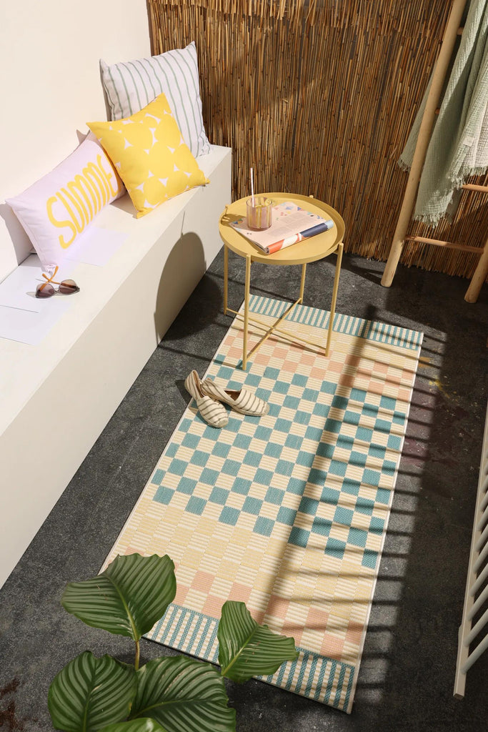 Tapis géométrique damier vert d'eau et beige d'intérieur et d'extérieur 200x290 cm