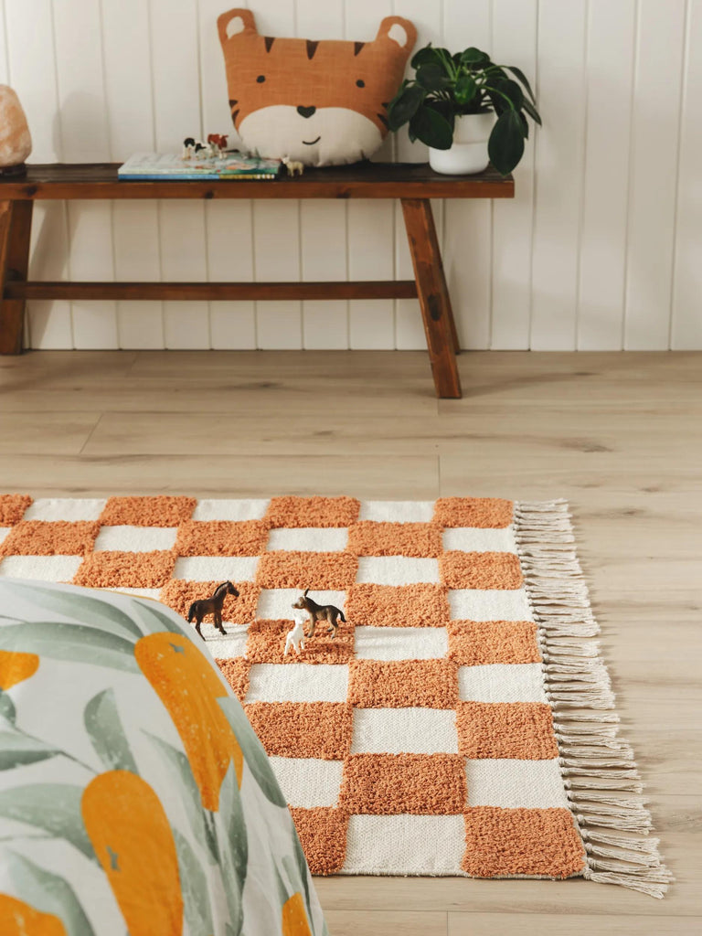 Tapis géométrique damier épais enfant terracotta et beige en coton 160x230 cm