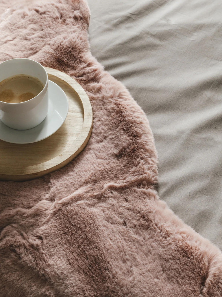 Tapis shaggy peau fausse fourrure rose 60x90 cm