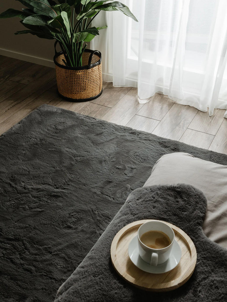 Tapis shaggy fausse fourrure noir 160x230 cm