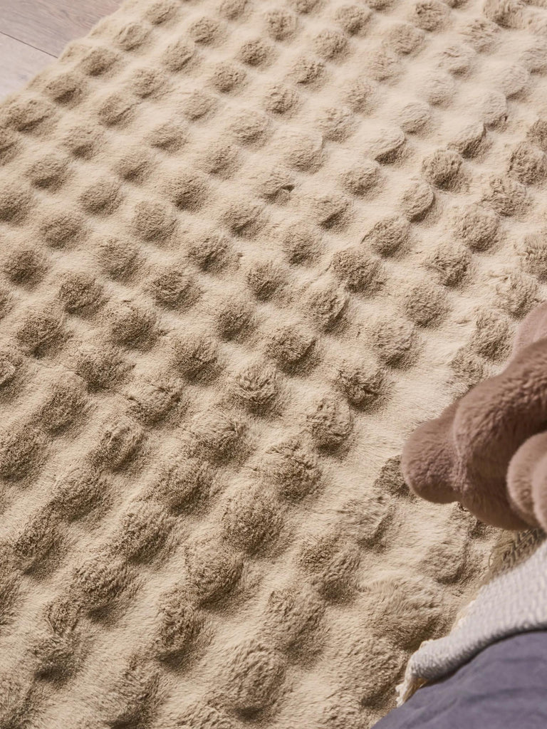 Tapis shaggy texturé boule beige 240x340 cm