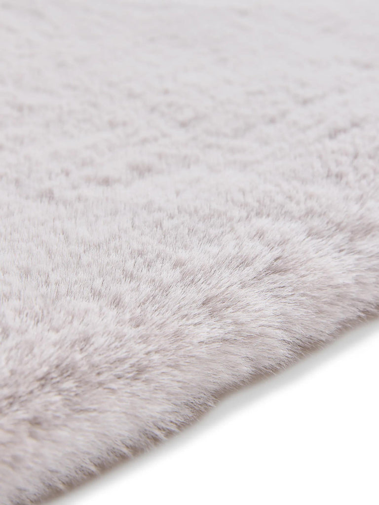 Tapis shaggy fausse fourrure gris clair 80x150 cm