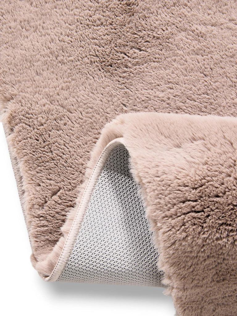 Tapis shaggy fausse fourrure taupe 160x230 cm