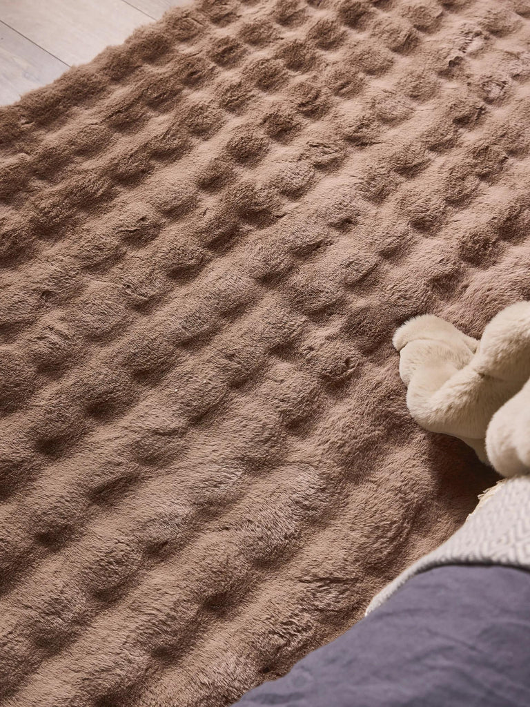Tapis shaggy texturé boule marron 200x300 cm