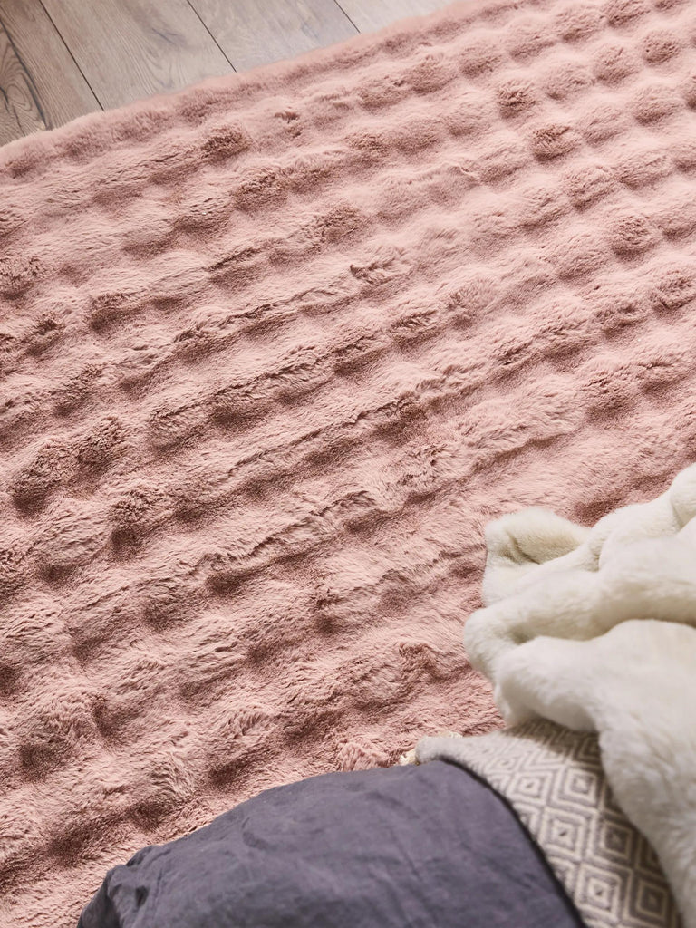 Tapis shaggy texturé boule rose 60x120 cm