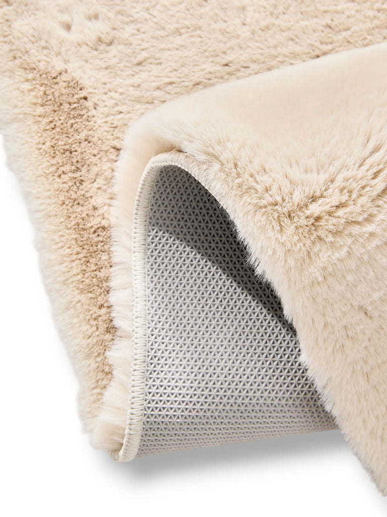 Tapis shaggy fausse fourrure crème 230x340 cm
