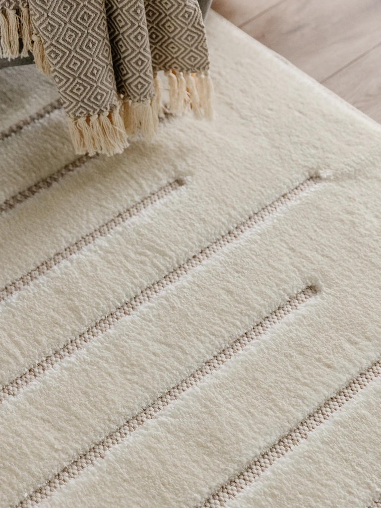 Tapis contemporain épais strillé blanc 250x350 cm