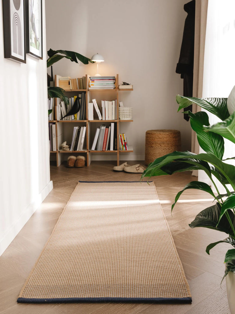 Tapis scandinave tressage géométrique de couloir beige et bleu d'intérieur et d'extérieur 70x200 cm