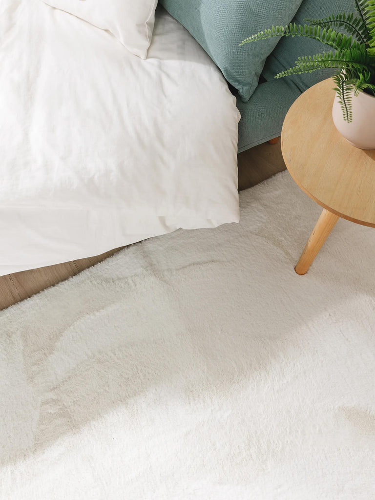 Tapis moderne fausse fourrure de couloir blanc 70x200 cm