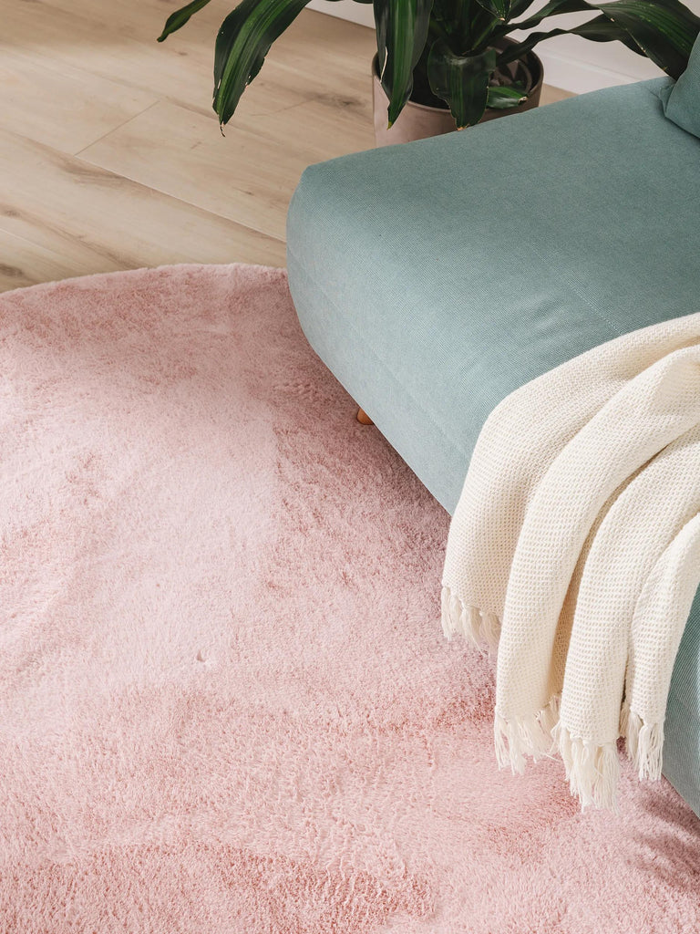 Tapis moderne fausse fourrure rond rose 200 cm de diamètre