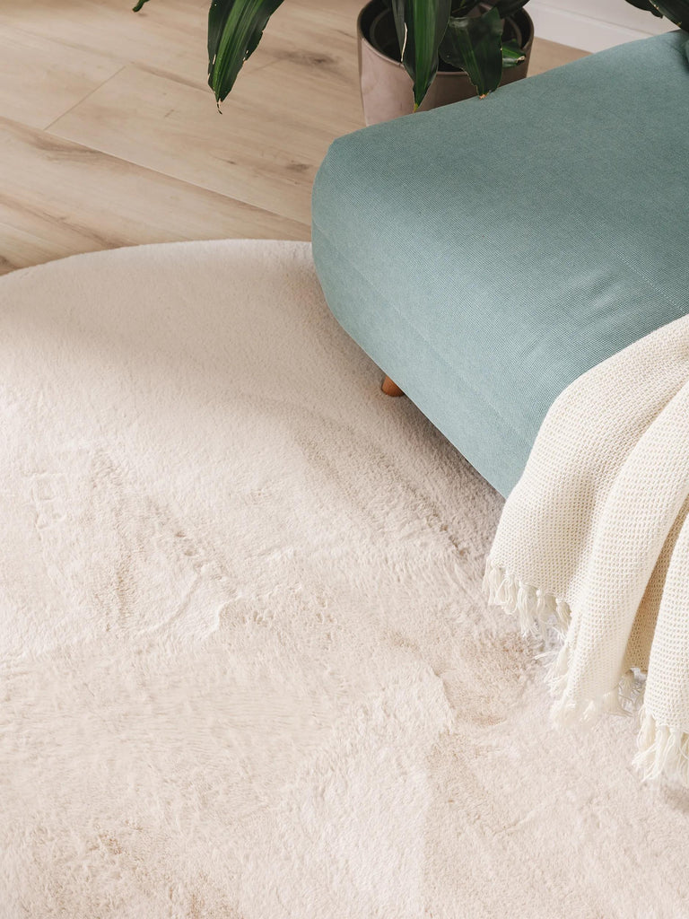 Tapis moderne fausse fourrure rond beige 200 cm de diamètre