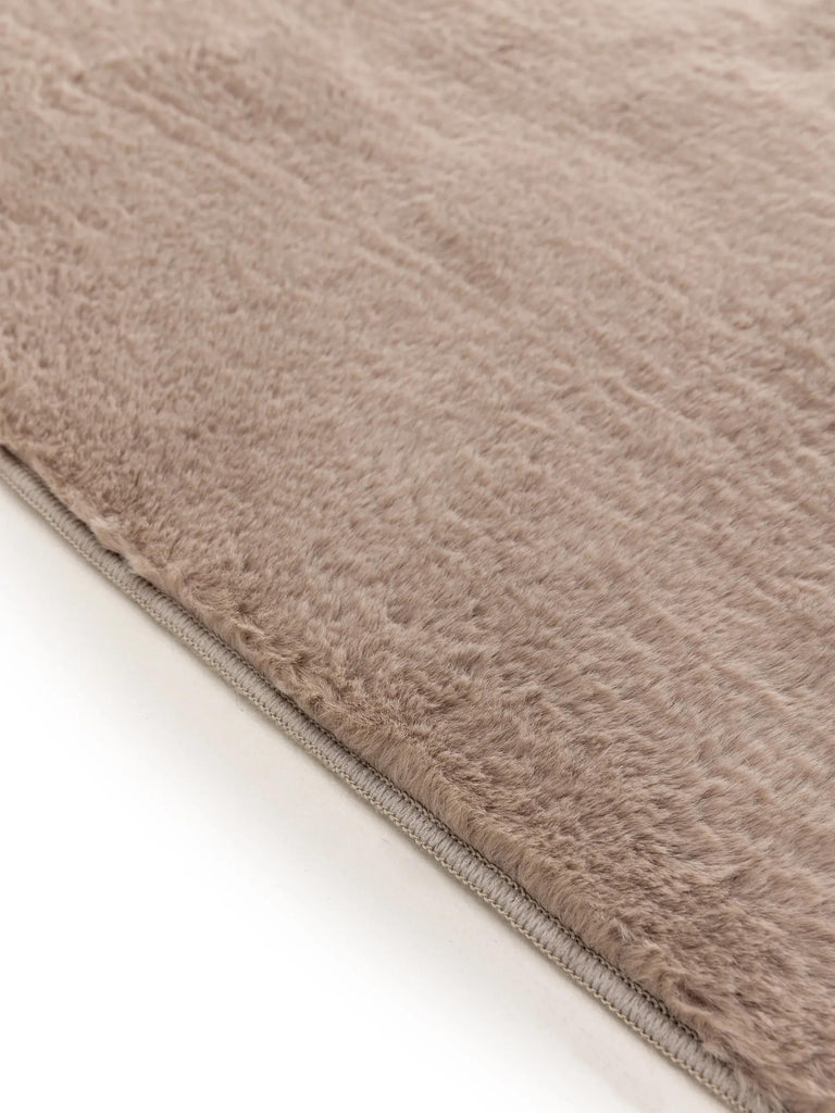 Tapis moderne fausse fourrure taupe 80x150 cm