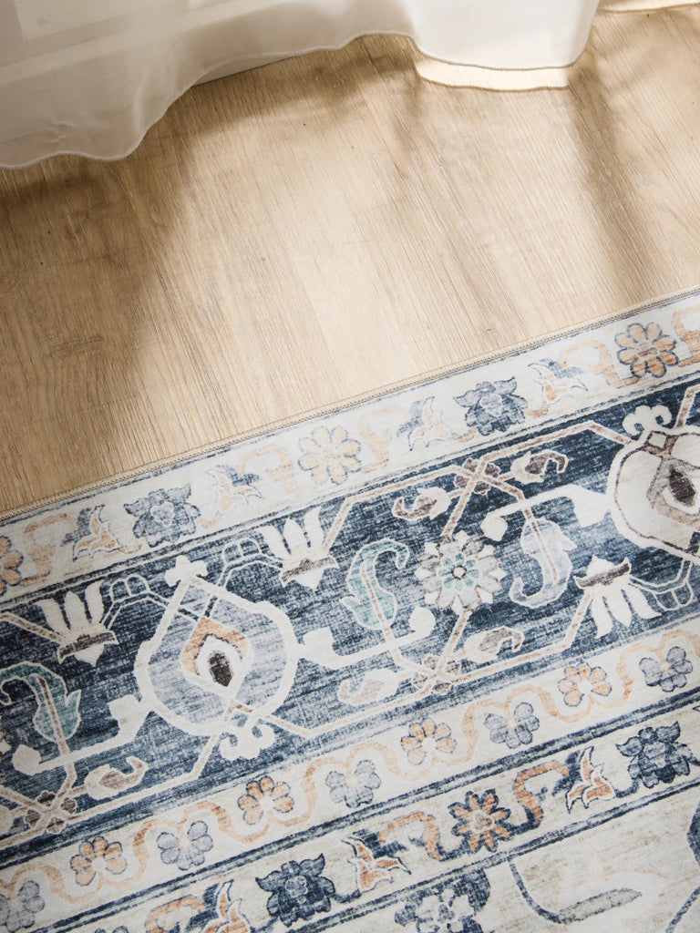 Tapis vintage motif ethnique de couloir blanc et bleu lavable 80x240 cm