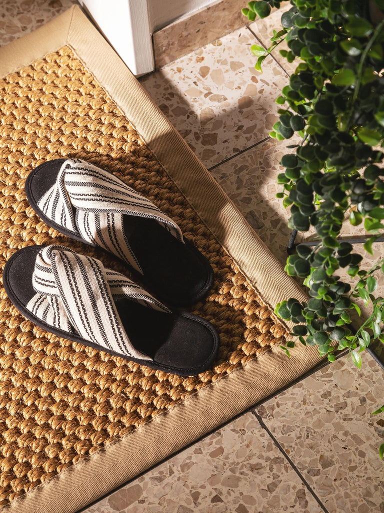 Paillasson scandinave uni tressé beige en sisal 40x60 cm