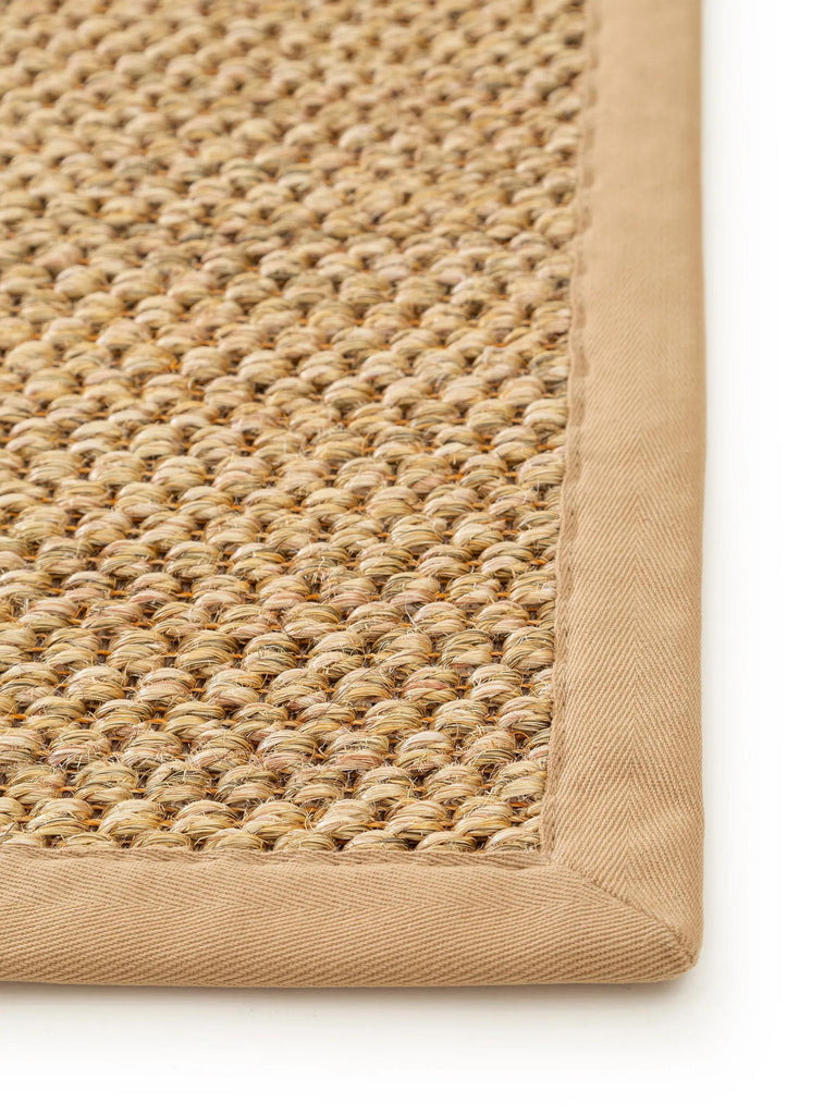 Paillasson scandinave uni tressé marron clair en sisal 40x60 cm