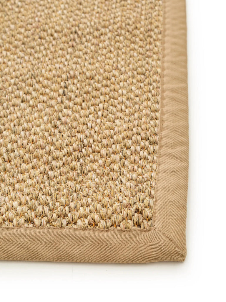 Tapis scandinave uni tressé beige en sisal 140x200 cm