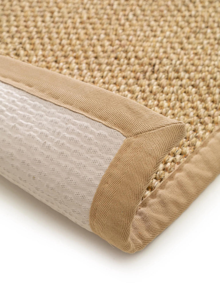 Tapis scandinave uni tressé beige en sisal 80x150 cm