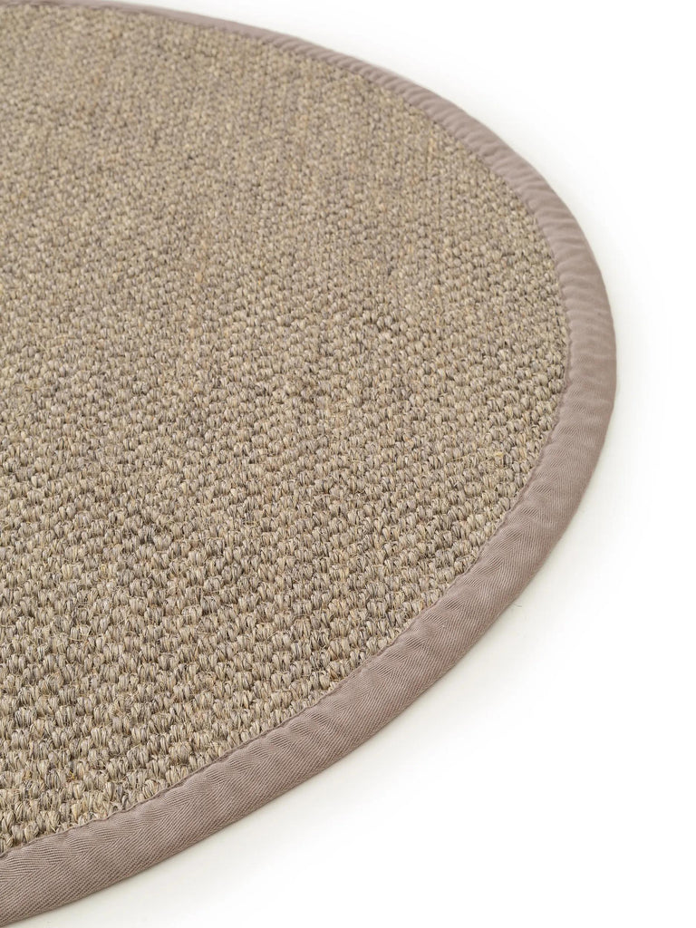 Tapis scandinave uni tressé rond marron naturel en sisal 150 cm de diamètre