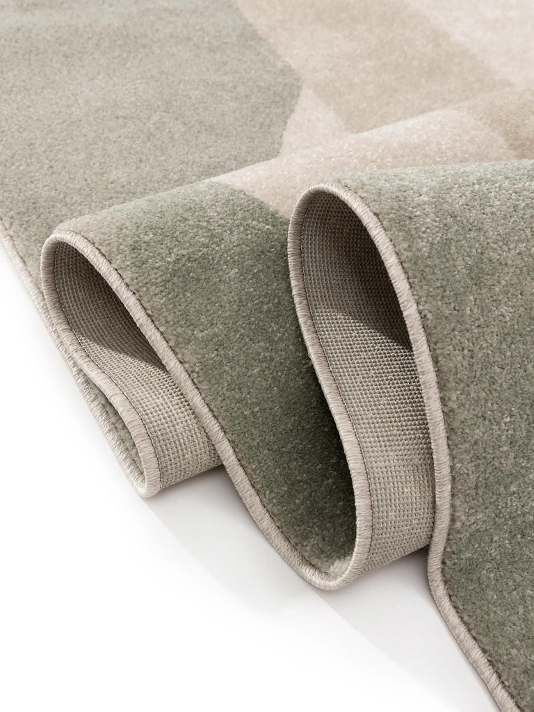 Tapis contemporain motif géométrique vert sauge et beige 120x170 cm