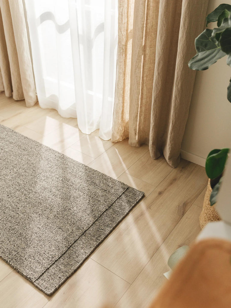 Tapis moderne style scandinave descente de lit gris chiné en laine 80x250 cm