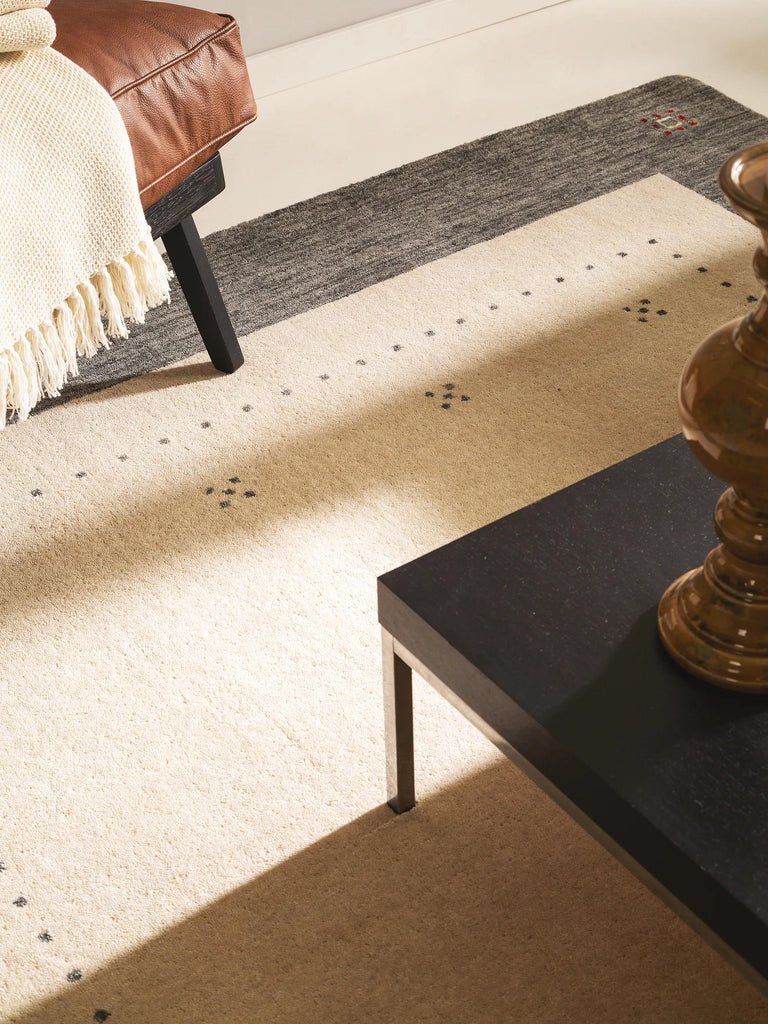 Tapis ethnique inspiration berbère beige et gris en laine 120x170 cm