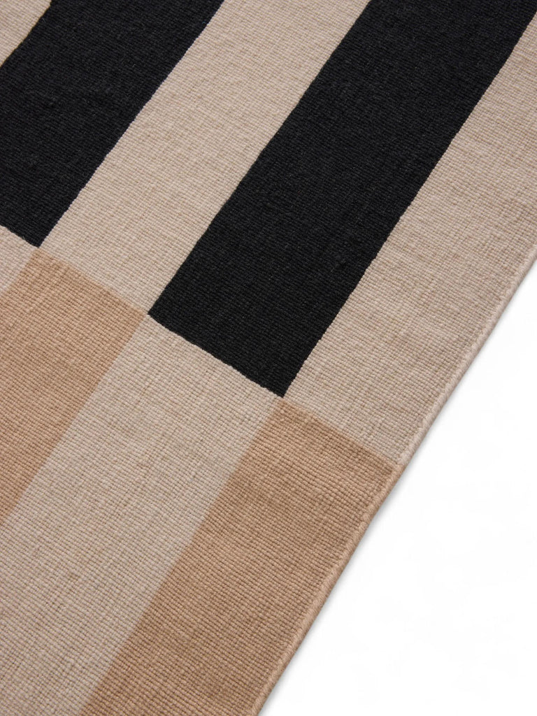 Tapis géométrique beige et noir en laine 250x350 cm