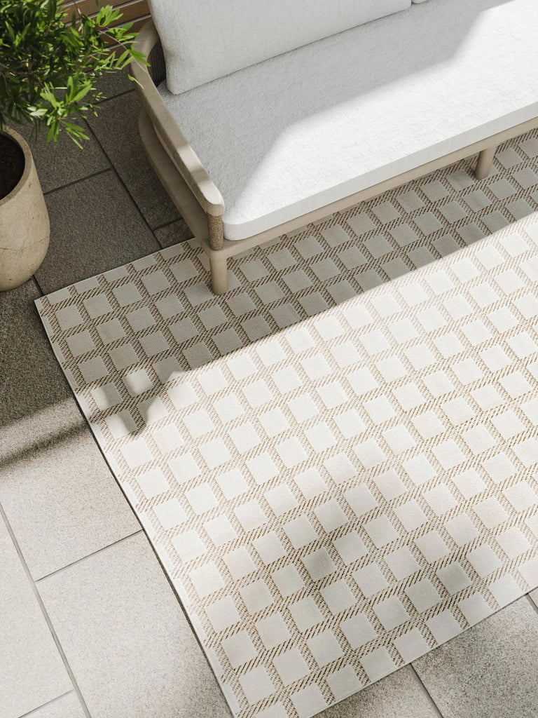 Tapis géométrique motif damier relief crème d'intérieur et d'extérieur 240x350 cm