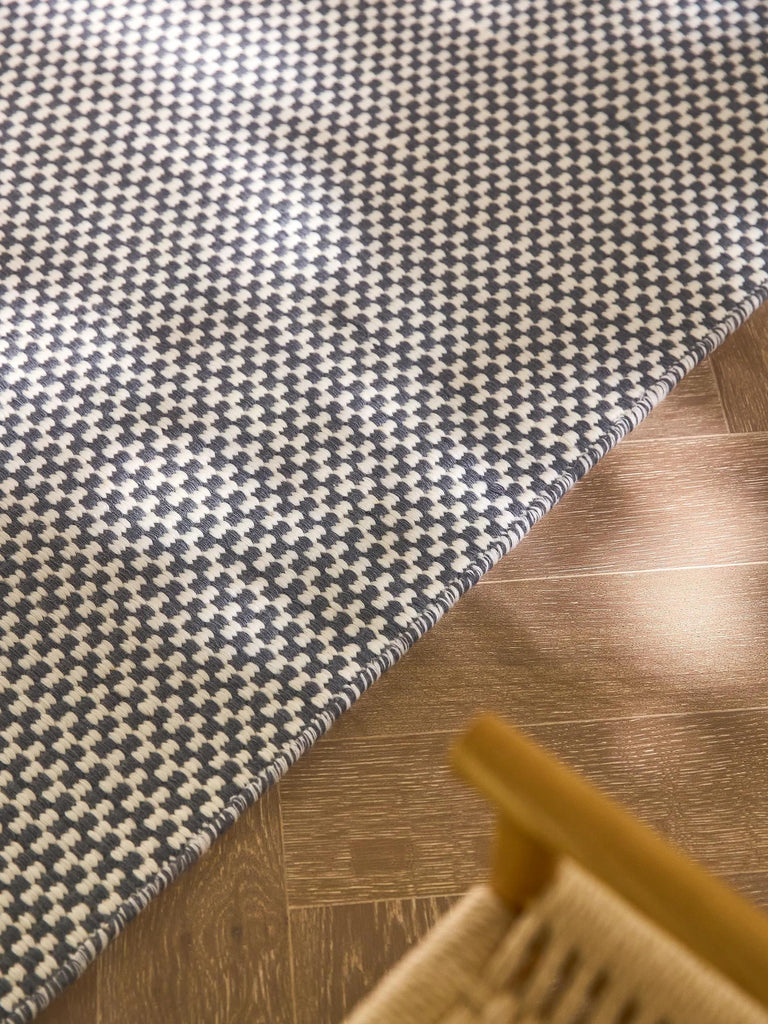 Tapis scandinave uni descente de lit gris en laine 80x250 cm