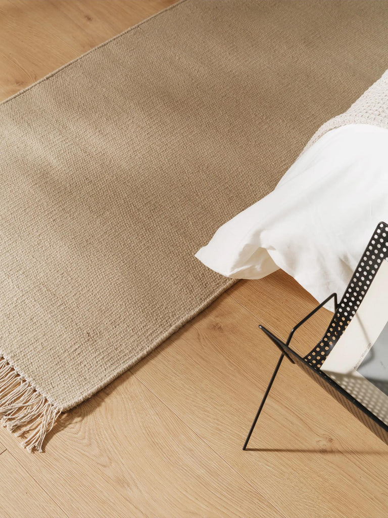 Tapis scandinave uni à franges descente de lit beige en laine 80x250 cm