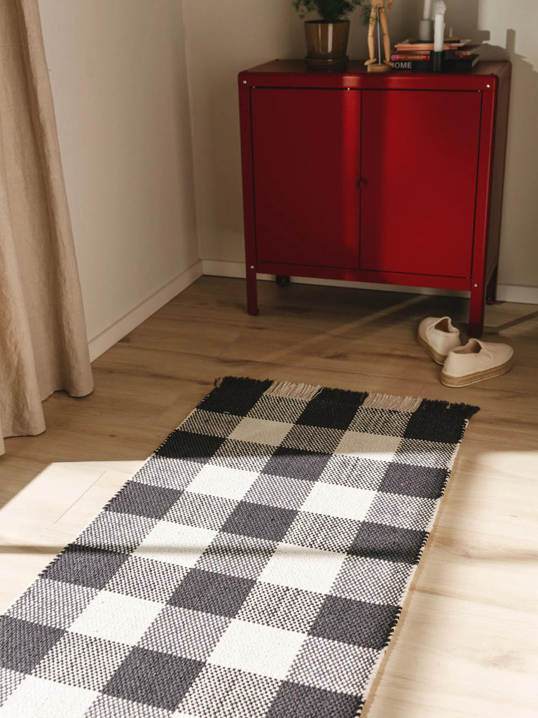 Tapis vintage trame tartan de couloir noir et blanc en coton 70x200 cm
