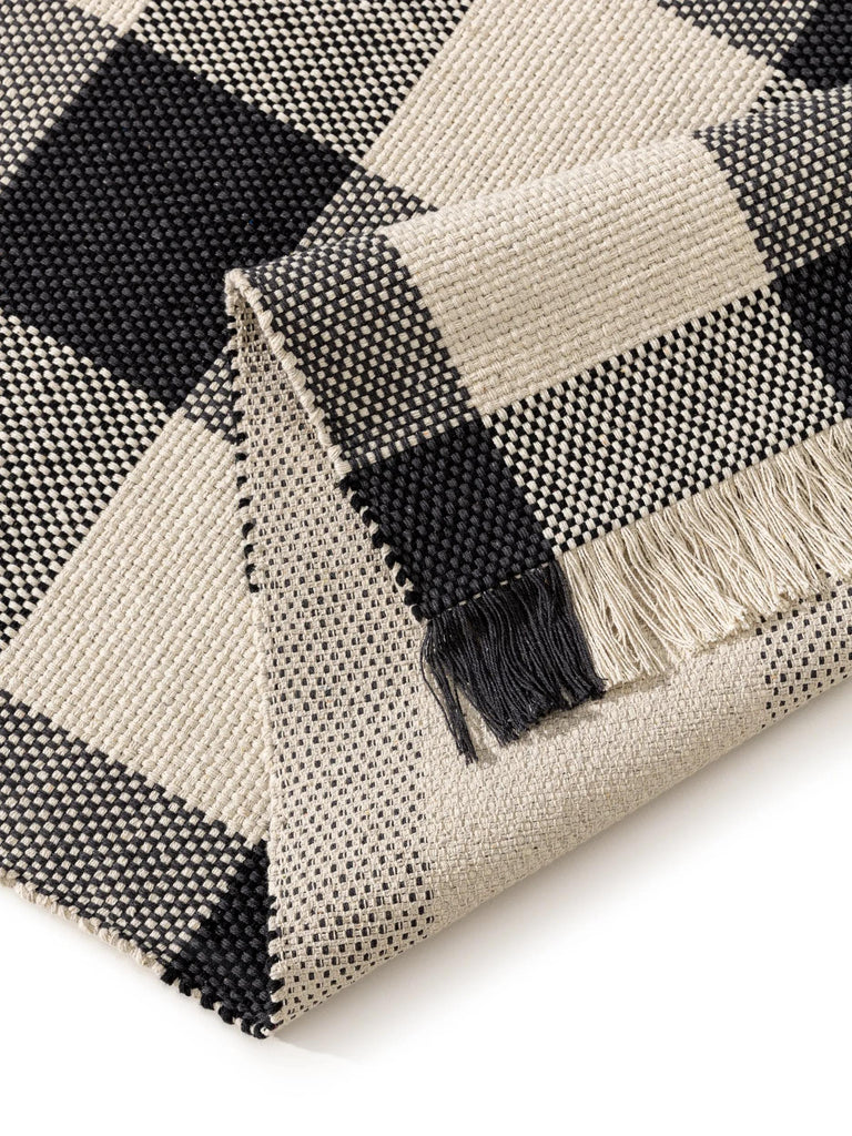 Tapis vintage trame tartan noir et blanc en coton 120x170 cm