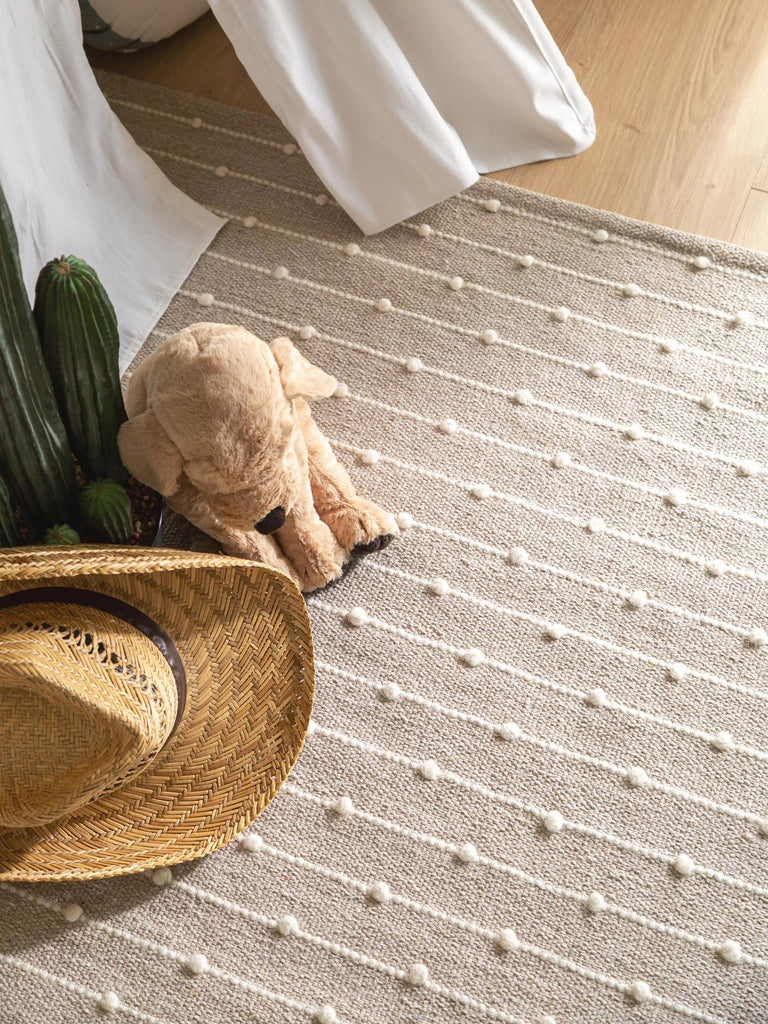 Tapis scandinave perlé enfant beige en coton 120x170 cm