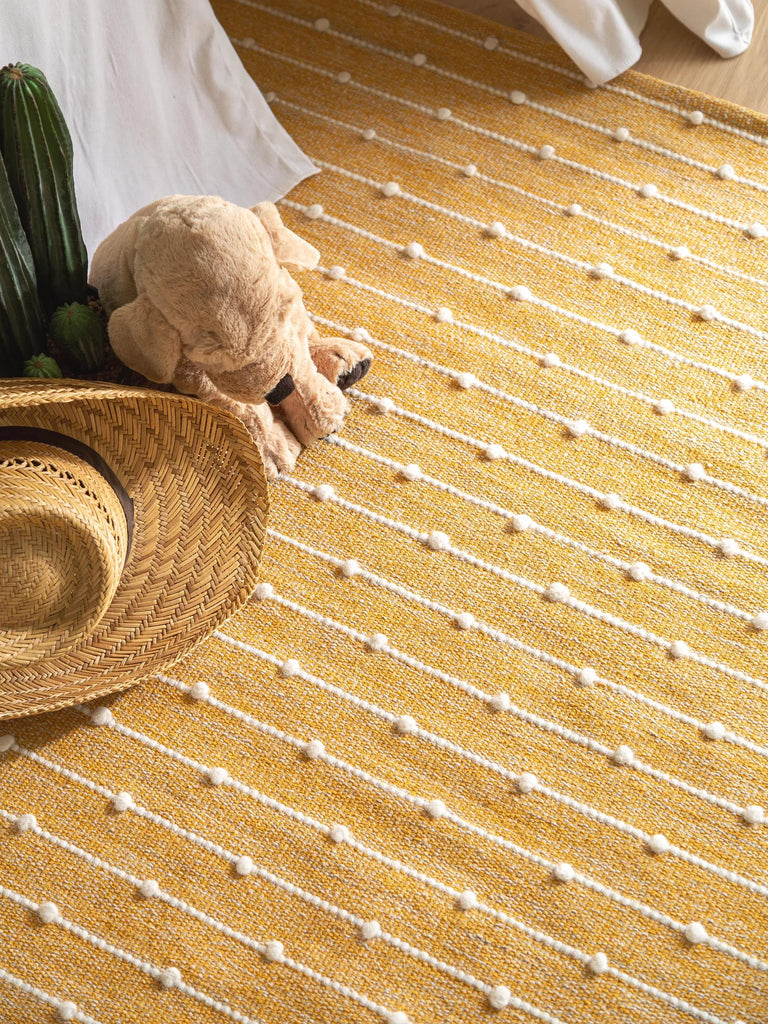 Tapis scandinave perlé enfant jaune en coton 80x120 cm