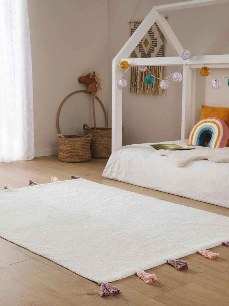 Tapis bohème à franges enfant blanc et rose en coton 150x220 cm