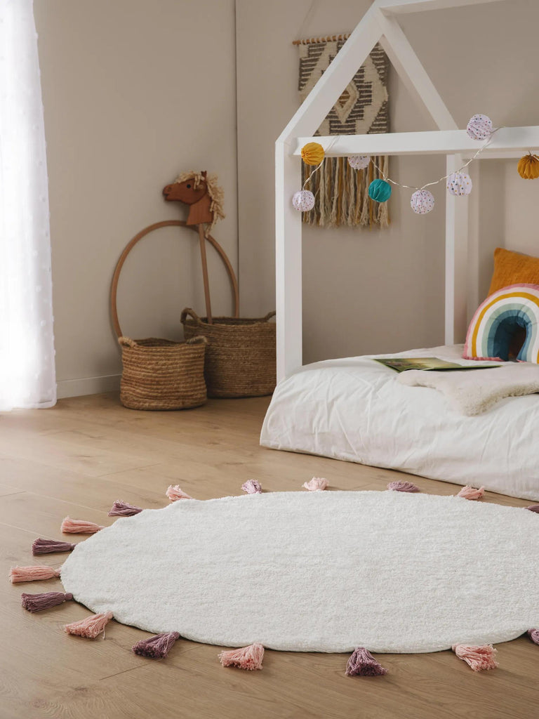 Tapis bohème à franges rond enfant blanc et rose en coton 120 cm de diamètre