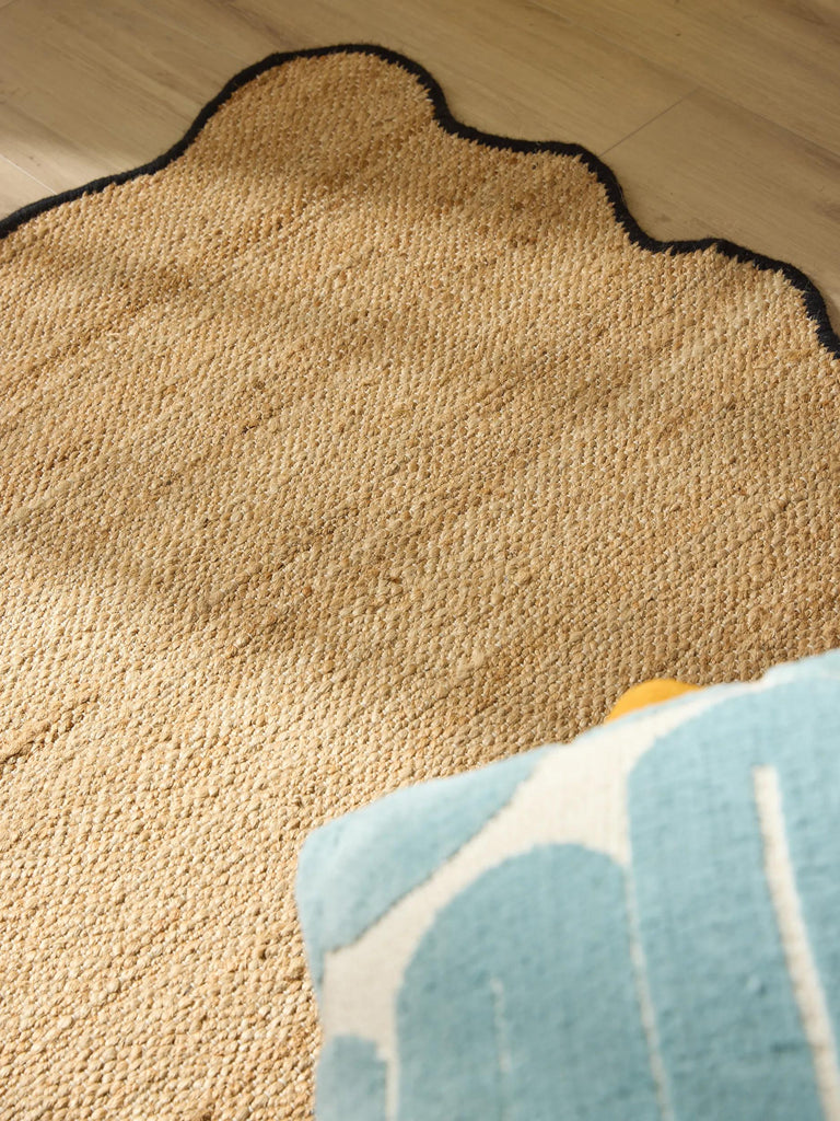 Tapis scandinave motif vague marron et noir en jute 160x230 cm