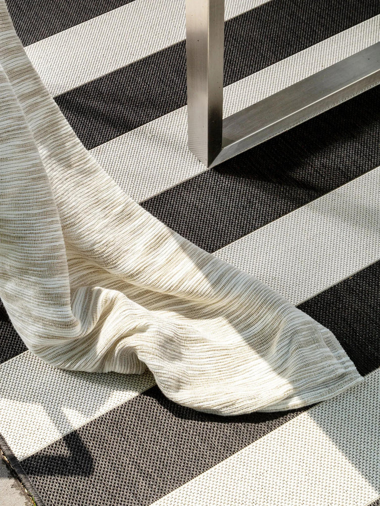 Tapis moderne rayé enfant noir et blanc d'intérieur et d'extérieur 140x200 cm