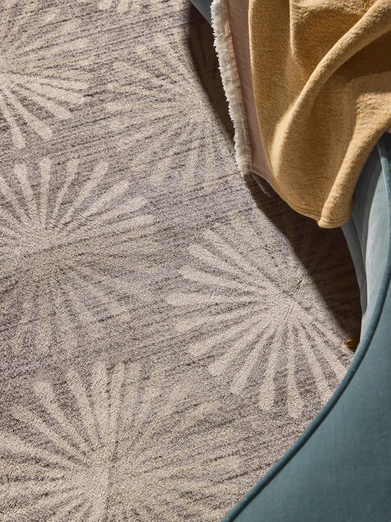 Tapis retro motif à fleurs taupe 160x230 cm