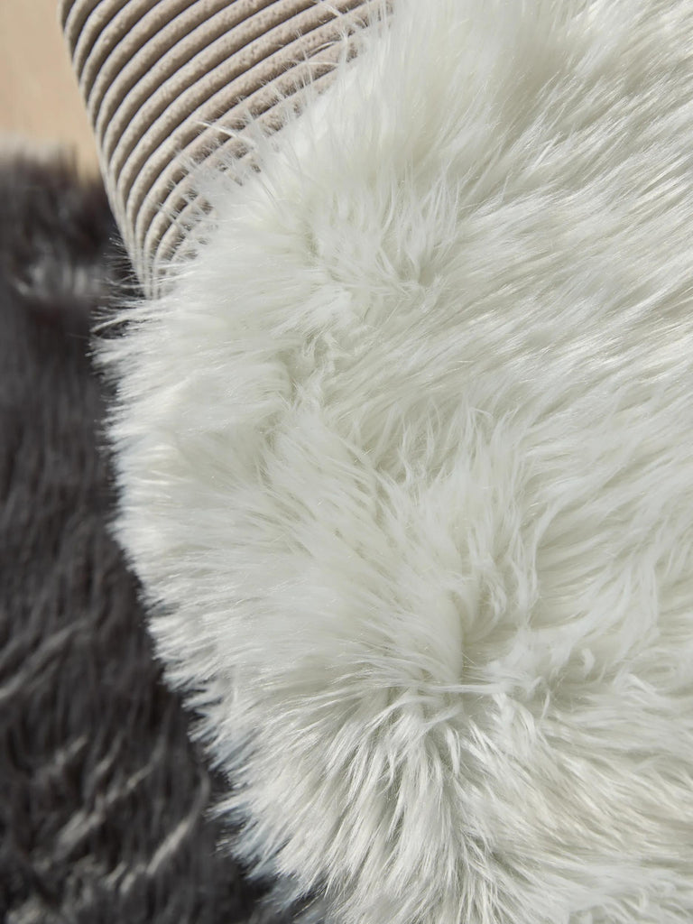 Tapis shaggy forme fausse fourrure blanc 60x90 cm