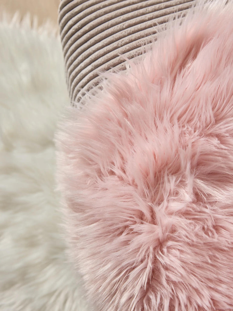 Tapis shaggy forme fausse fourrure rose poudré 60x90 cm