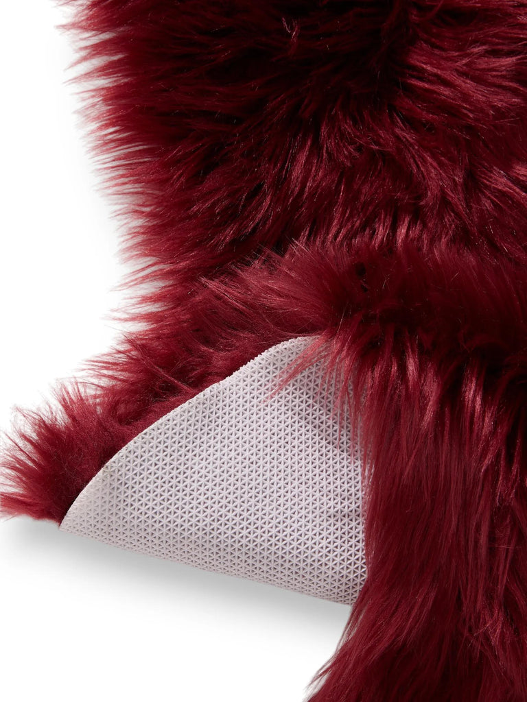 Tapis shaggy forme fausse fourrure descente de lit bordeaux 60x180 cm